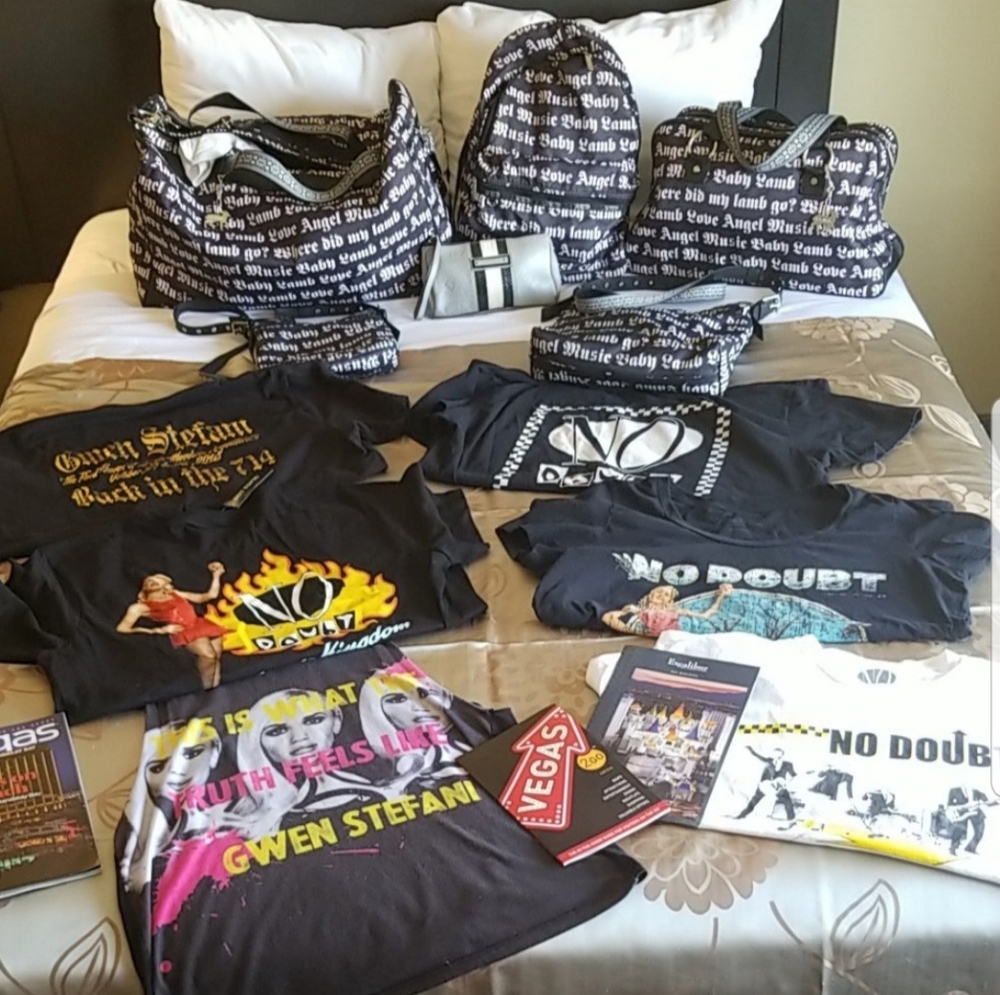 This is how I L.A.M.B. Lesportsac travel 😉